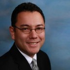 アンドリュー大助スチュワート弁護士