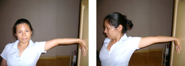 壁を使った胸のストレッチ