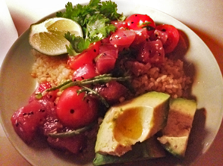 ビルズワイキキのアボカドとまぐろのポキ