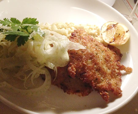 ビルズワイキキのパルメザンチキンシュニッツェル