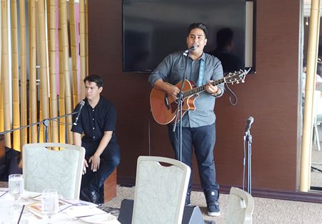 メレメイキックオフイベントIzik