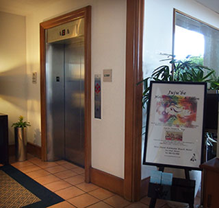 ハワイのジュジュベホリスティッククリニックで鍼治療