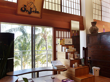 ハワイのジュジュベホリスティッククリニックで鍼治療