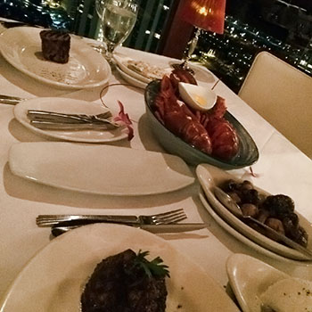 アラモアナホテルのレストラン シグネチャー プライムステーキ＆シーフード