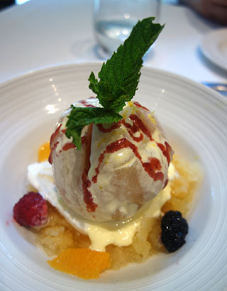 タオルミーナのピーチコンポート