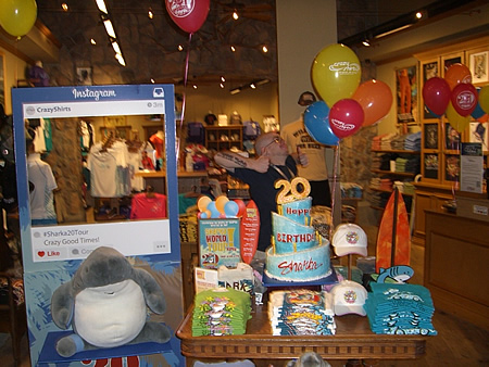 ハワイ発のキュートなキャラ シャーカ誕生20周年！