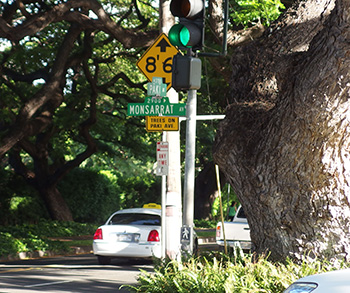 ダイヤモンドヘッド ハイキング