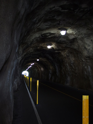 ダイヤモンドヘッド ハイキング