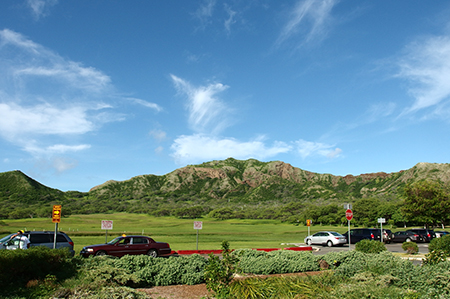 ダイヤモンドヘッド ハイキング