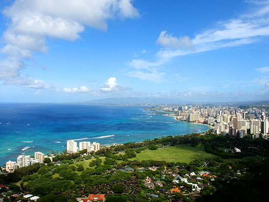 ダイヤモンドヘッド ハイキング