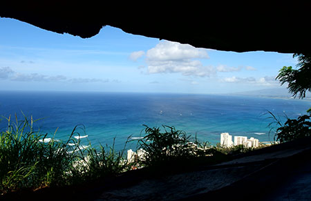 ダイヤモンドヘッド ハイキング