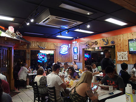 ハワイのケイジャンのお店 Raging Crab