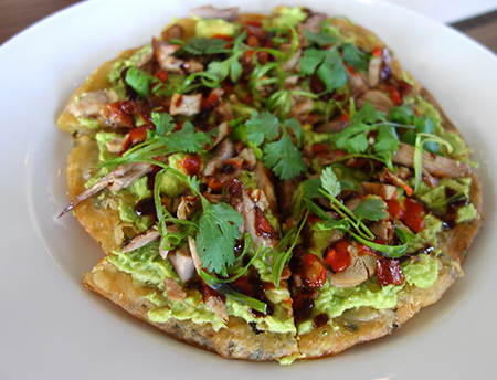 トップオブワイキキ ダックピッツァ