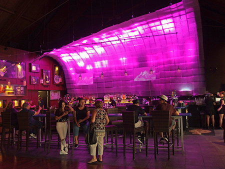 ハードロックカフェ ホノルル PINKTOBERキャンペーン