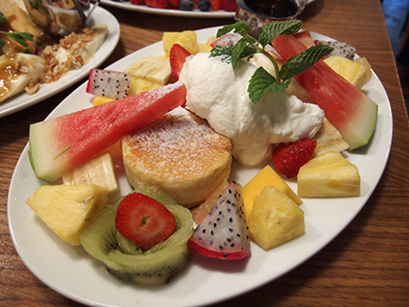 ハワイ サニーデイズのトロピカルパンケーキ