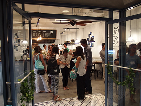 ハワイ モンサラット通りの新しいカフェ サニーデイズ