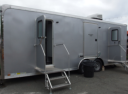 カカアコのグルメスポット メイカーズアンドテイスターズ