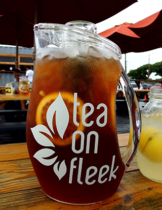 カカアコのグルメスポット メイカーズアンドテイスターズ