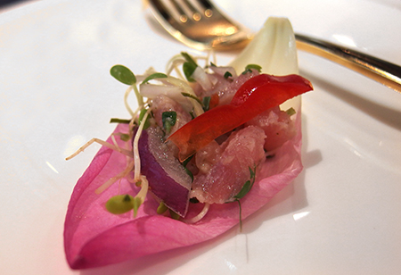 ノイタイキュイジーヌハワイ アヒツナサラダ