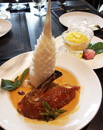 ノイタイキュイジーヌハワイ レッドカレーローストダック