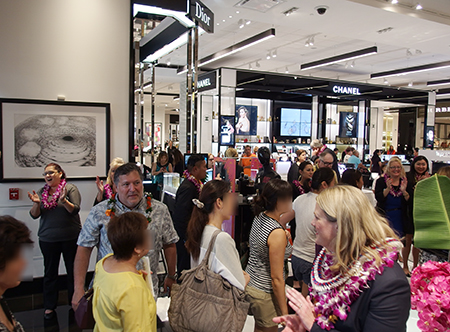 ハワイ アラモアナセンターにオープンしたデパート ブルーミングデールズ