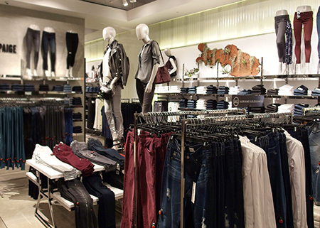 ハワイ アラモアナセンターにオープンしたデパート ブルーミングデールズ