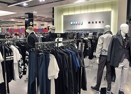 ハワイ アラモアナセンターにオープンしたデパート ブルーミングデールズ