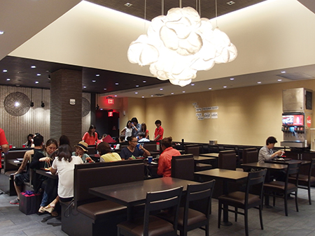 アラモアナセンターの安いランチ 讃岐うどん 伊予製麺