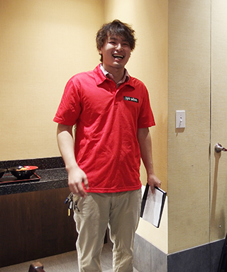 アラモアナセンターの安いランチ 讃岐うどん 伊予製麺