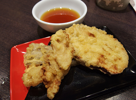 アラモアナセンターの安いランチ 讃岐うどん 伊予製麺