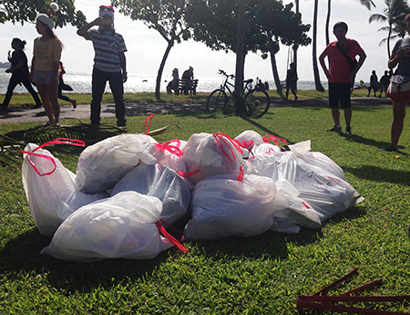 ホノルル海さくら ハワイのビーチ清掃活動