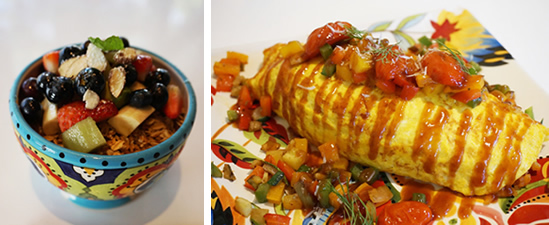 カフェプルメリア チキンオムライスとアサイボウル