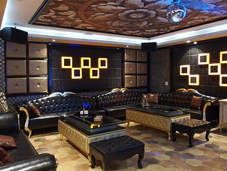 アラモアナにオープンしたカラオケ店 ハワイボイス KTV＆ラウンジ