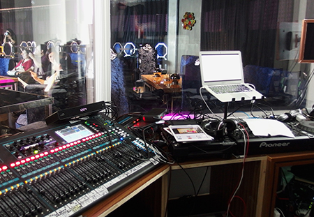 アラモアナにオープンしたカラオケ店 ハワイボイス KTV＆ラウンジ