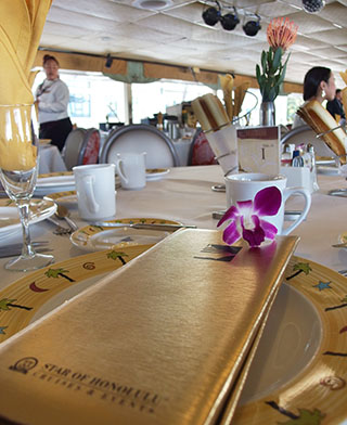 スターオブホノルル サンセットディナークルーズ