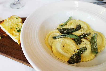 ハワイのイタリア料理店 タオルミーナ 春の新ランチ