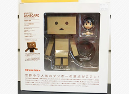 ハワイ博文堂書店 リボルテックダンボー＆リボルテックヨツバ