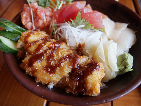 ハワイの人気シーフードレストラン アンクルズフィッシュマーケットのちらし寿司