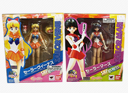 ハワイ博文堂書店 セーラームーンのフィギュア
