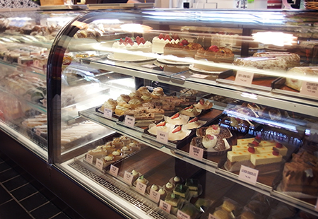 日本のケーキクルクルがロイヤルハワンアンセンターに