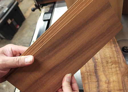 コアロハ・ウクレレ ハワイ工場を見学