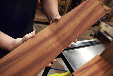 コアロハ・ウクレレ ハワイ工場を見学