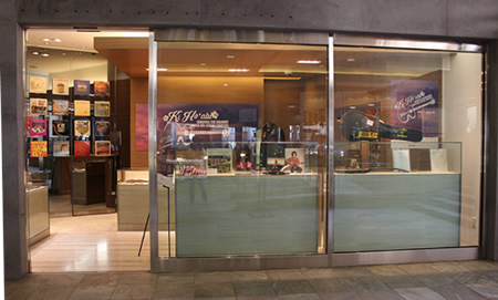 伝統的ギター奏法キ・ホアルの展示がLAからハワイに