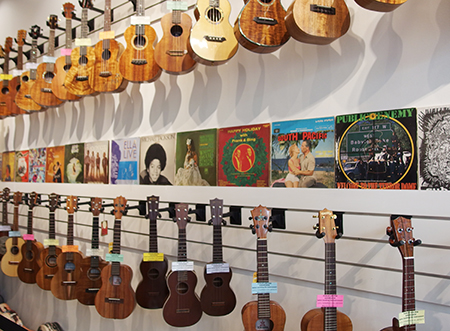 ワイキキにオープンしたザ・ウクレレストア