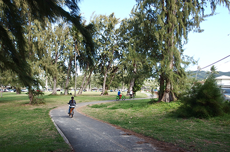 ペデゴ電気自転車でカイルア＆ラニカイをサイクリング""