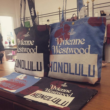 ヴィヴィアンウエストウッド ハワイ限定のトートバッグ＆ポーチ