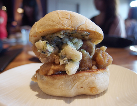 スカイワイキキ ガーリックチキン・スライダー