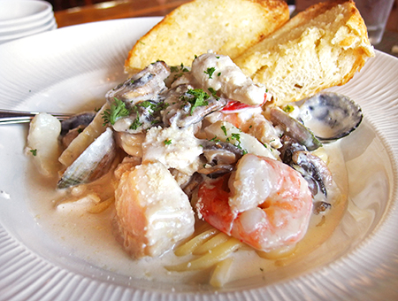 アンクルズ・フィッシュ・マーケット シーフードパスタ