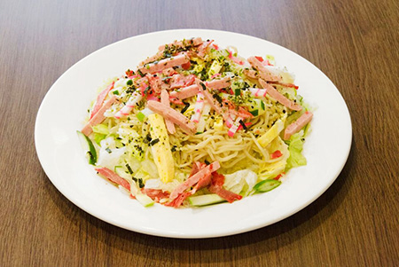 ジッピーズ9月の限定メニュー コールドサイメンサラダ