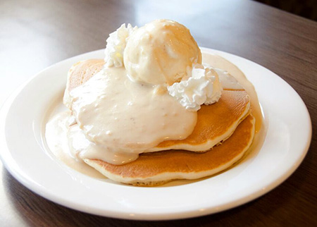 ジッピーズ9月の限定メニュー マカダミアナッツンケーキ